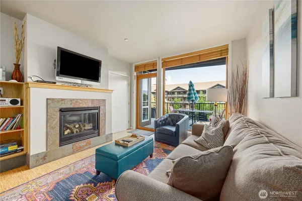 $290,000 | 2220 West Woodin Avenue, Unit 106, Chelan, WA 98816