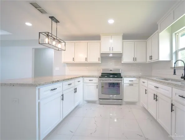 $1,600 | 504 San Antonio Circle, Alamo, TX 78516