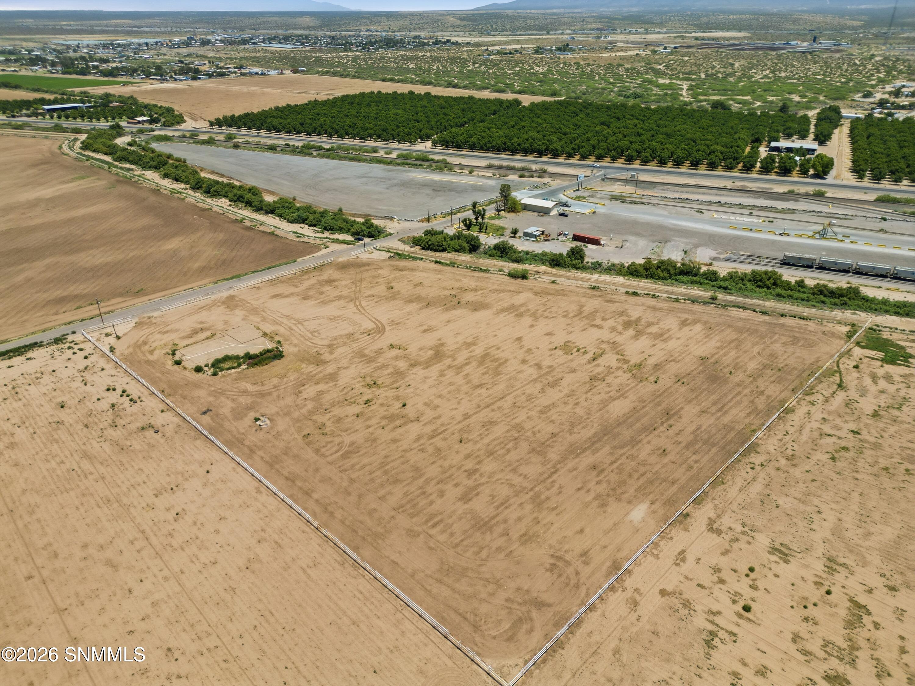 215 Harding Road Anthony, NM 88021 - Photo 21 of 28 005_DJI_0783