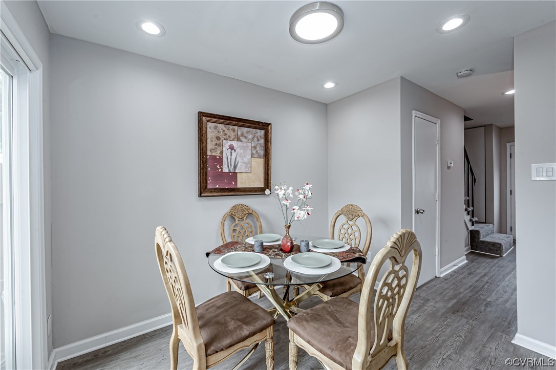 4629 Coldstream Drive Richmond, VA 23234 - Photo 11 of 36 a dining room with furniture and window