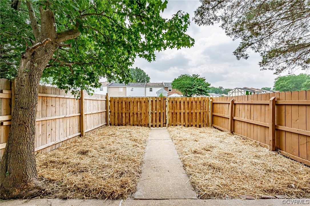 4629 Coldstream Drive Richmond, VA 23234 - Photo 35 of 36 a view of a backyard