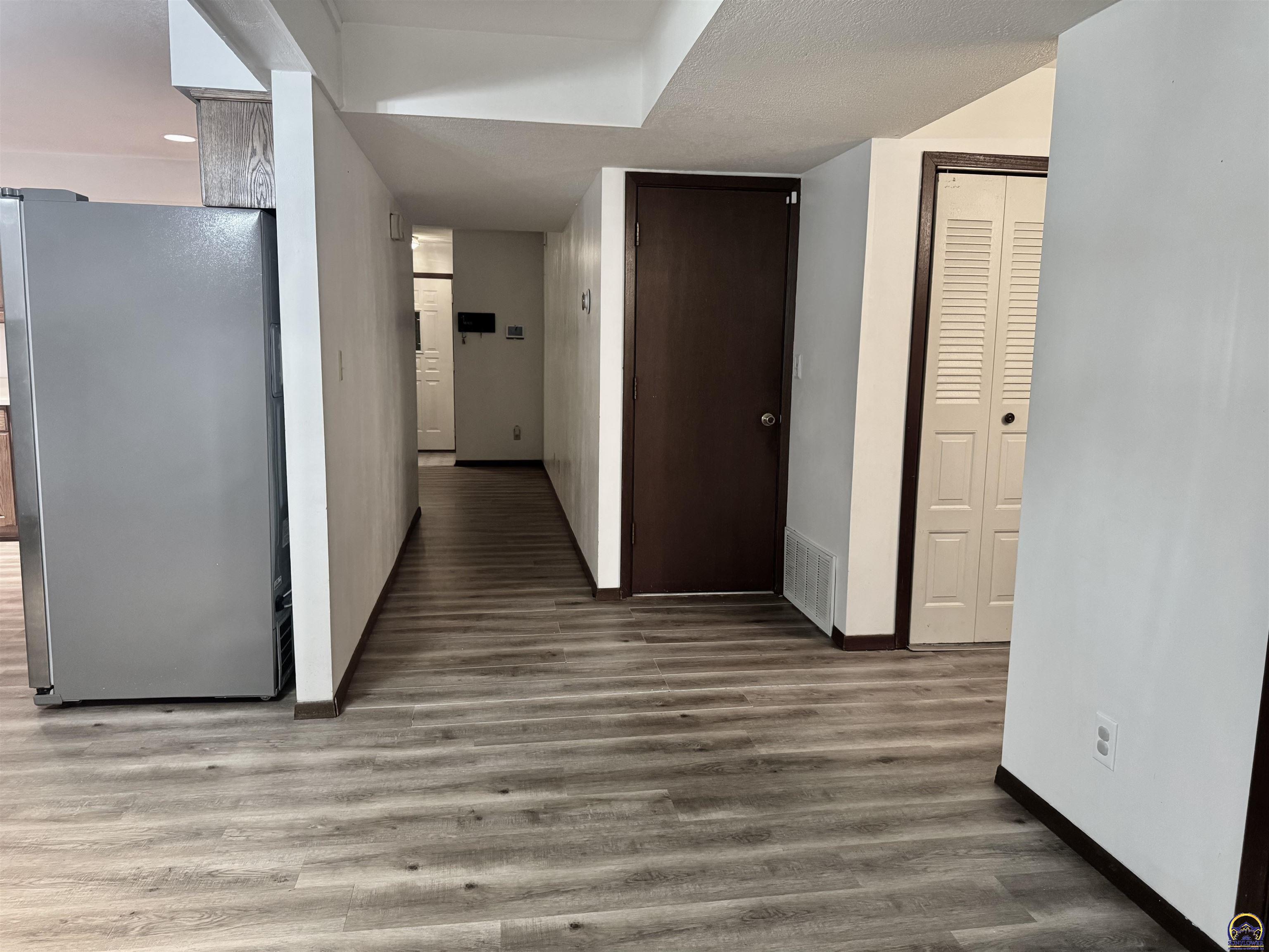 2926 Southwest Arrowhead Road Topeka, KS 66614 - Photo 11 of 32