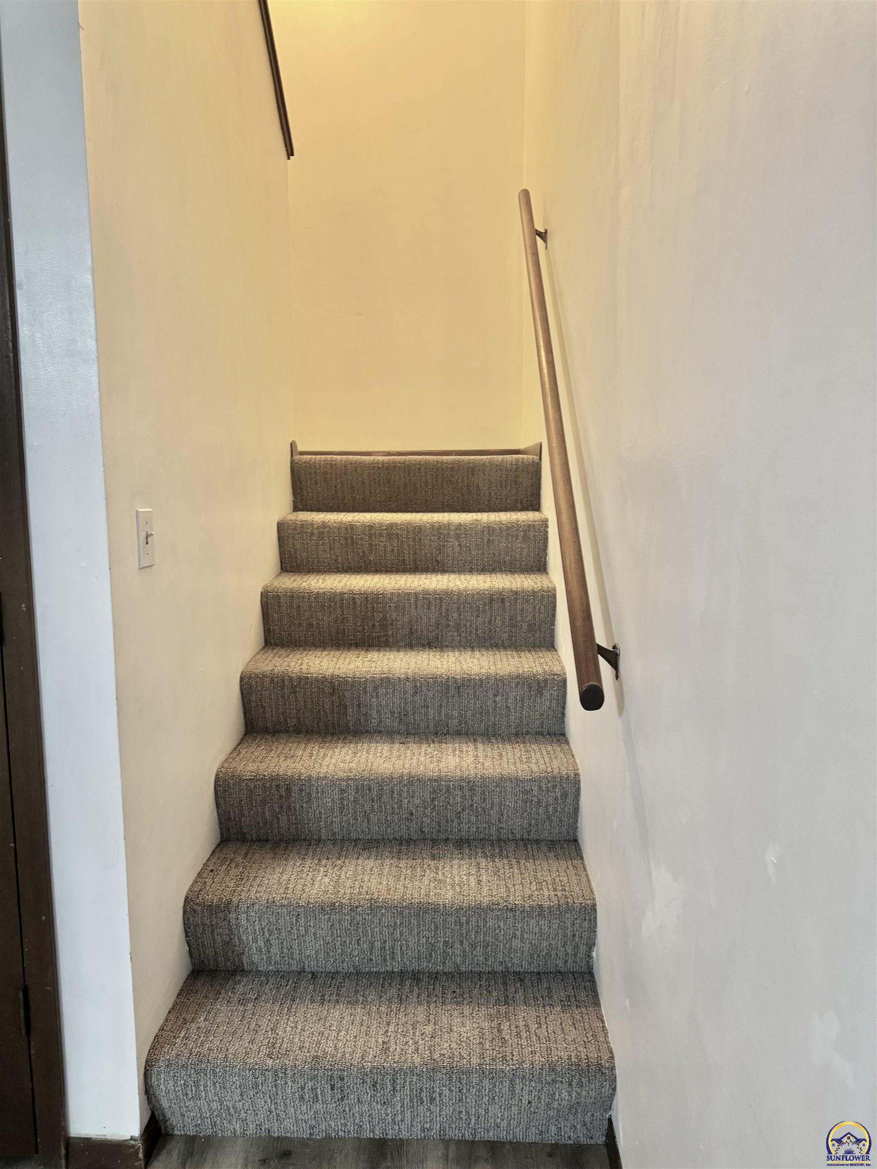 2926 Southwest Arrowhead Road Topeka, KS 66614 - Photo 14 of 33