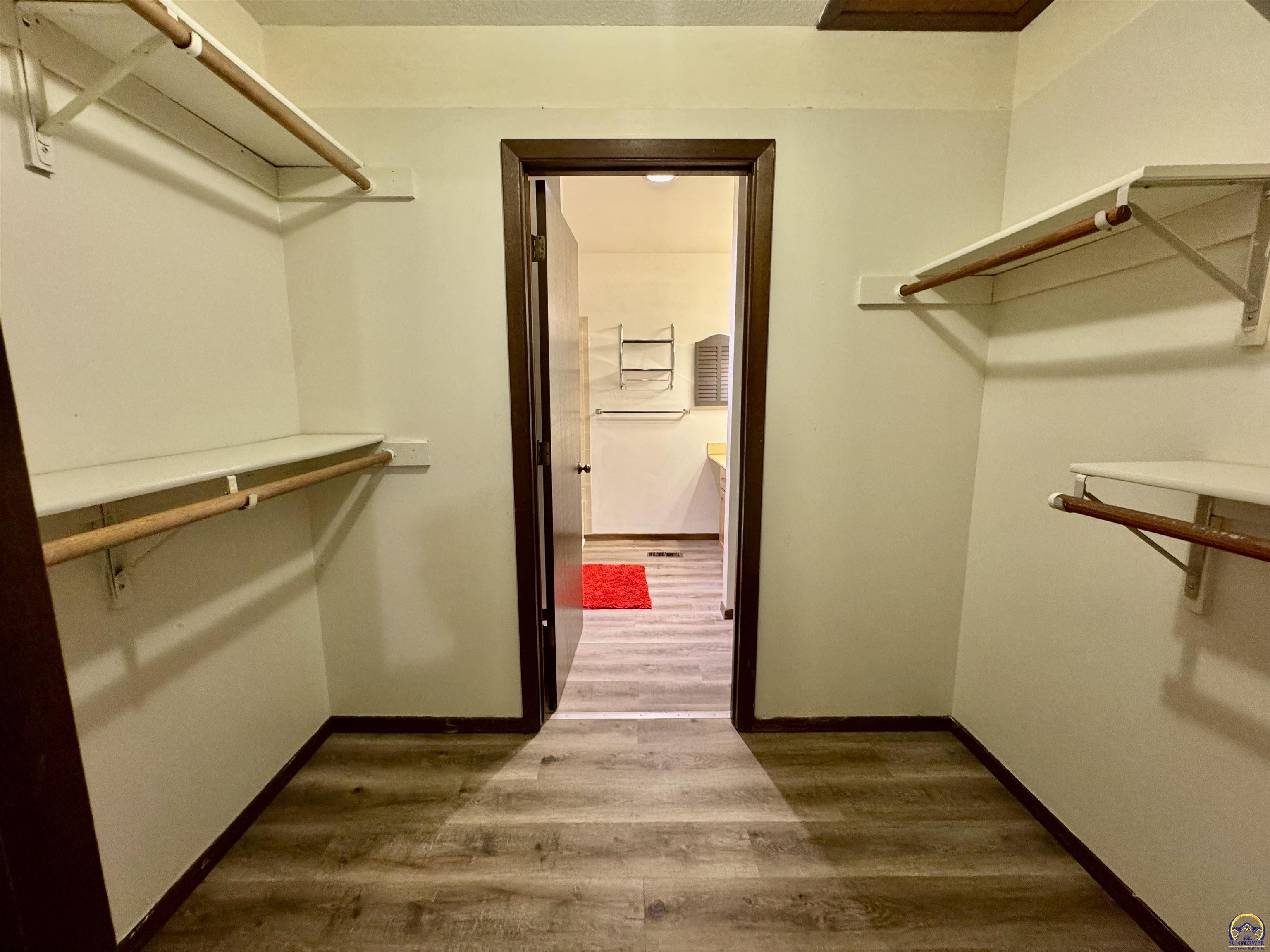 2926 Southwest Arrowhead Road Topeka, KS 66614 - Photo 19 of 33