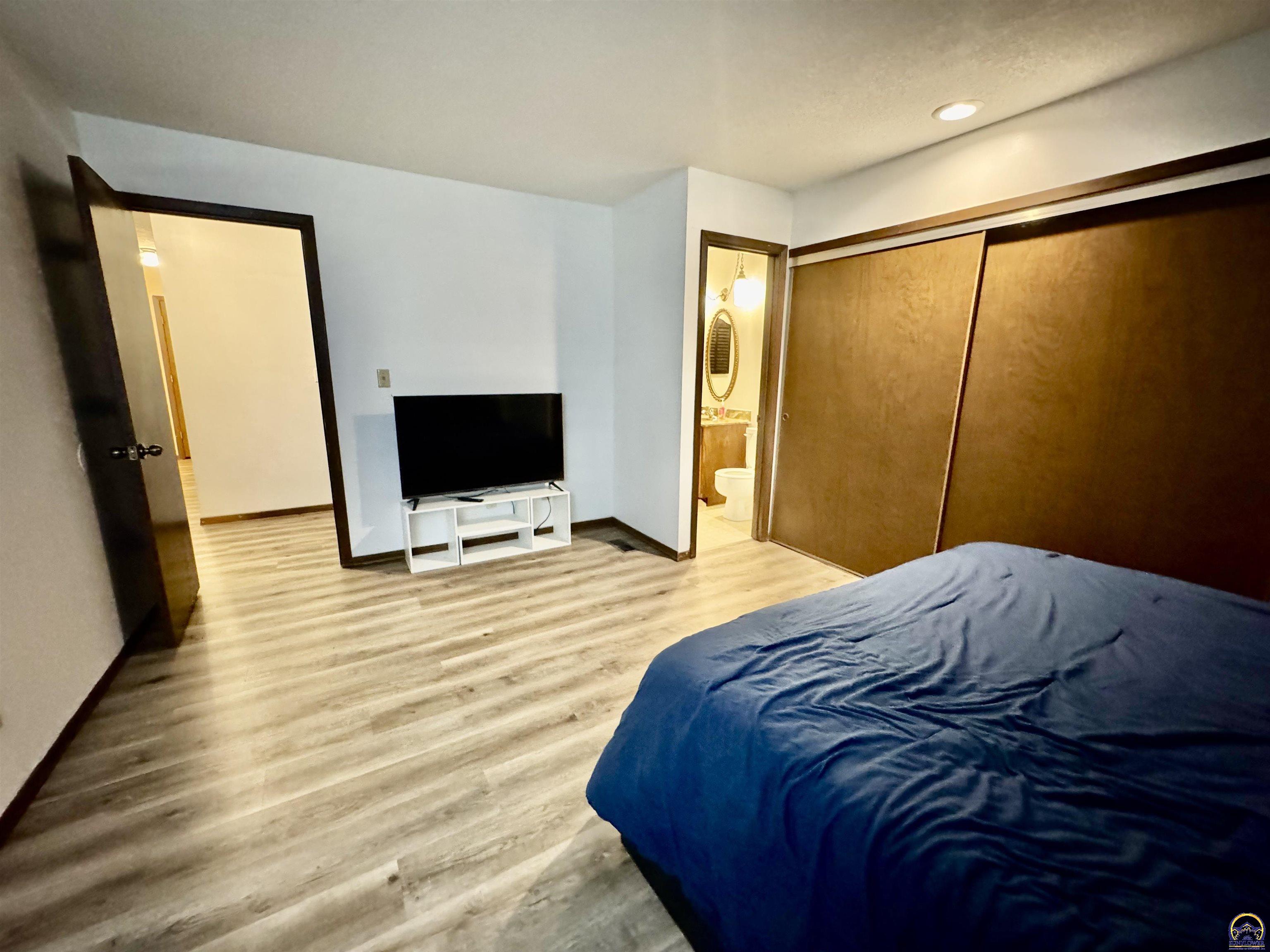 2926 Southwest Arrowhead Road Topeka, KS 66614 - Photo 22 of 32