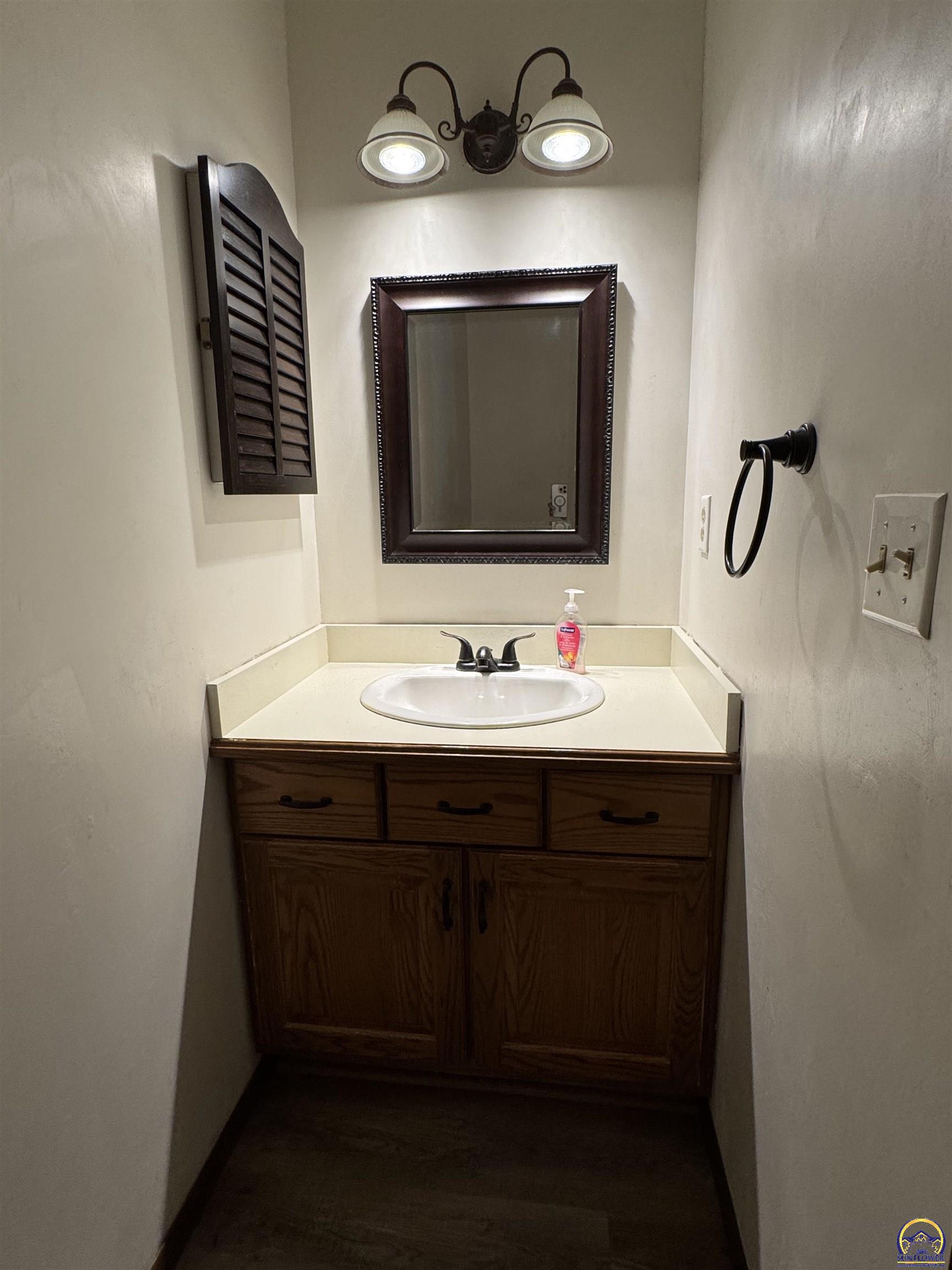 2926 Southwest Arrowhead Road Topeka, KS 66614 - Photo 30 of 32