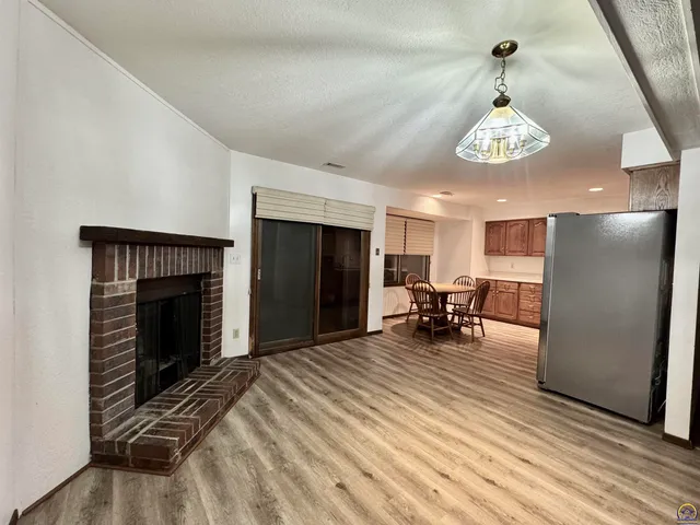 $228,000 | 2926 Southwest Arrowhead Road, Topeka, KS 66614