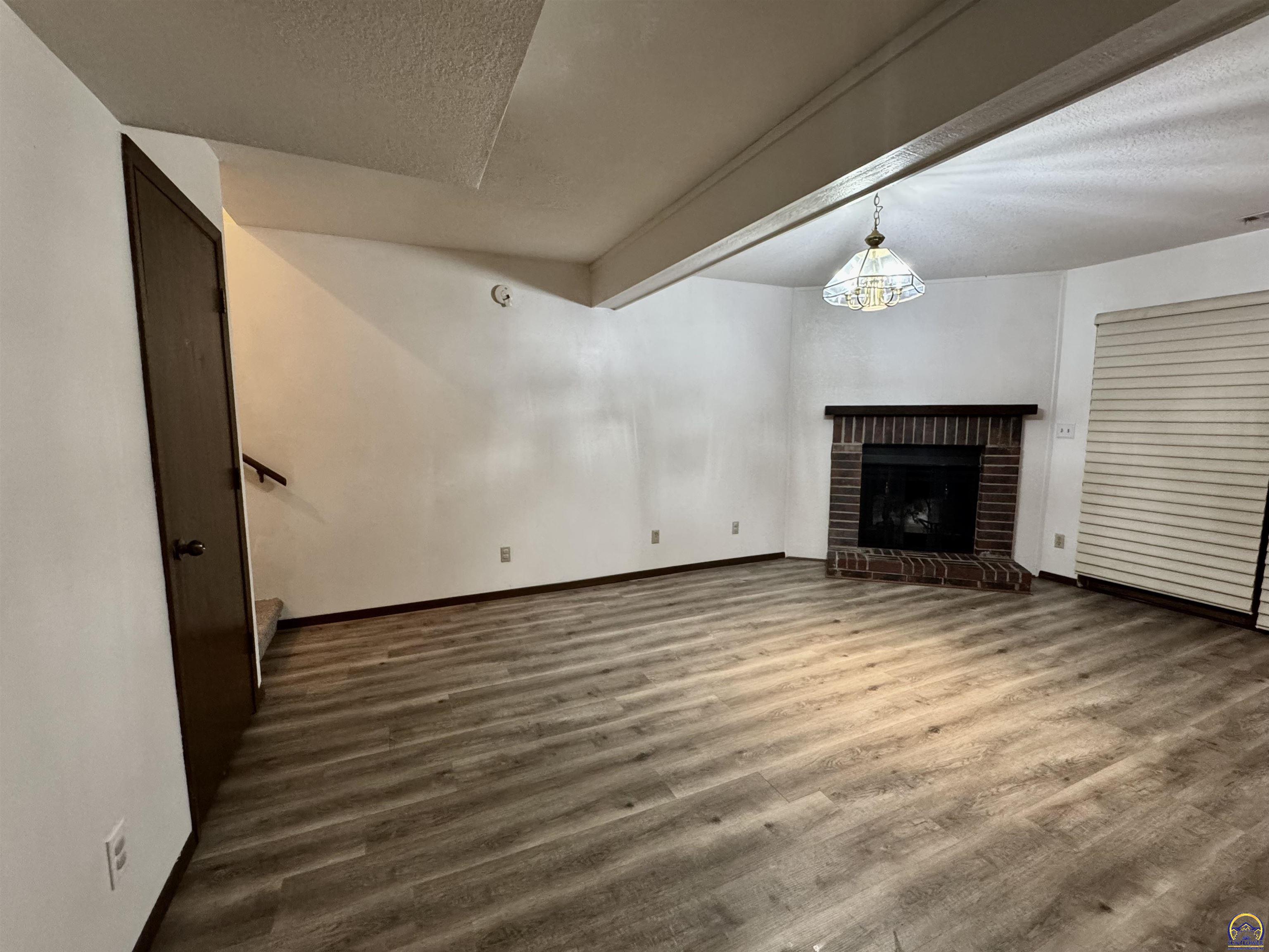 2926 Southwest Arrowhead Road Topeka, KS 66614 - Photo 10 of 32