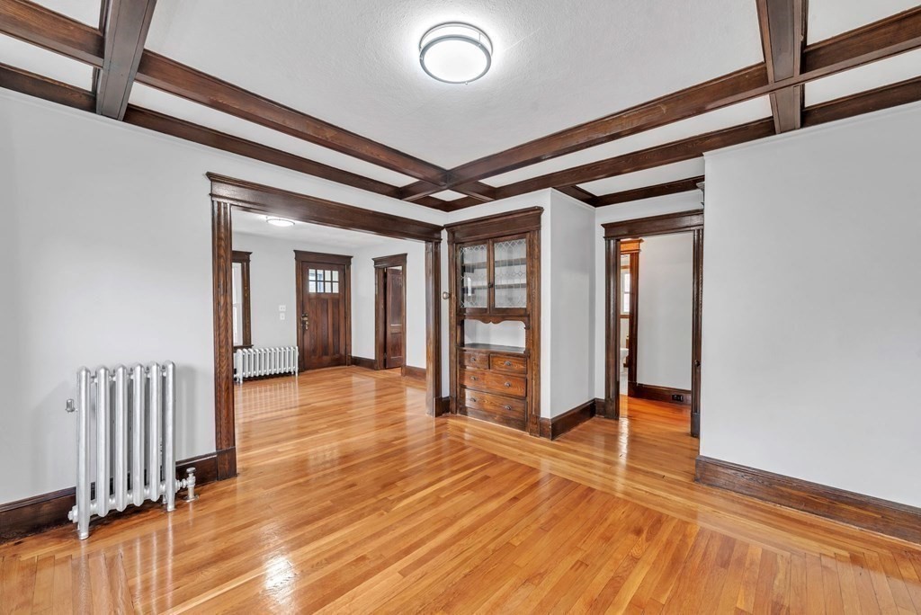 25 Manitoba Street Springfield, MA 01108 - Photo 5 of 38 Gallery Image 5