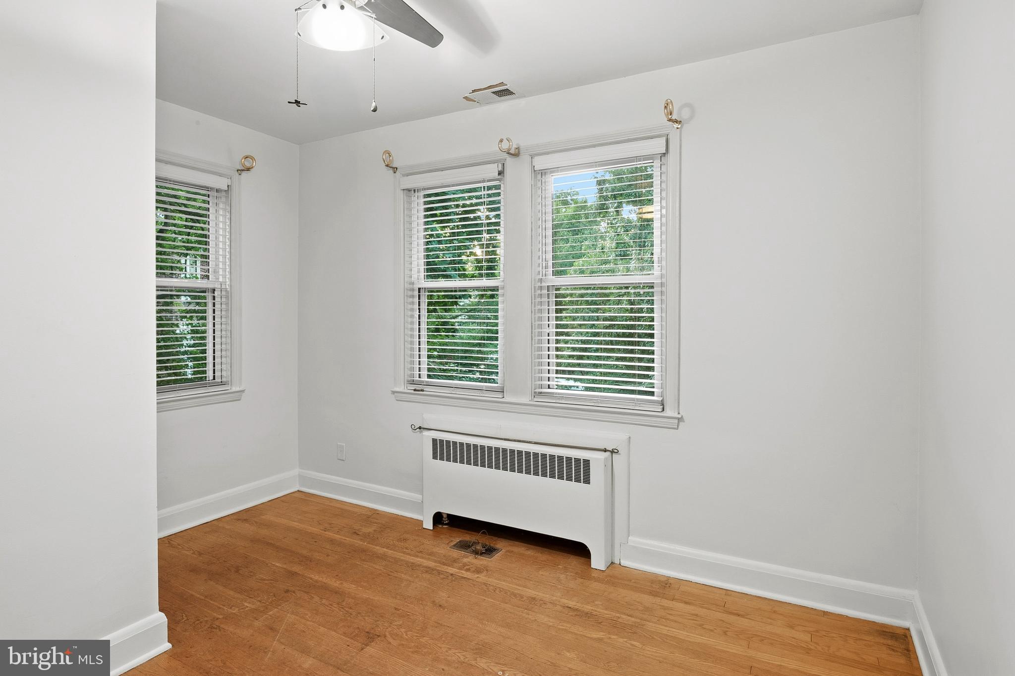 306 Kingston Road Baltimore, MD 21229 - Photo 26 of 44 Bedroom 2