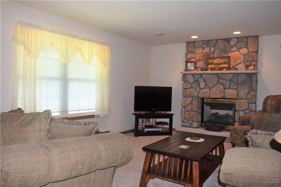 843 Molasses Valley Road Kunkletown, PA 18058 - Photo 5 of 33