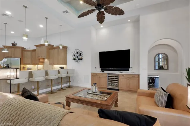 $2,500,000 | 5865 Hammock Isles Circle, Naples, FL 34119