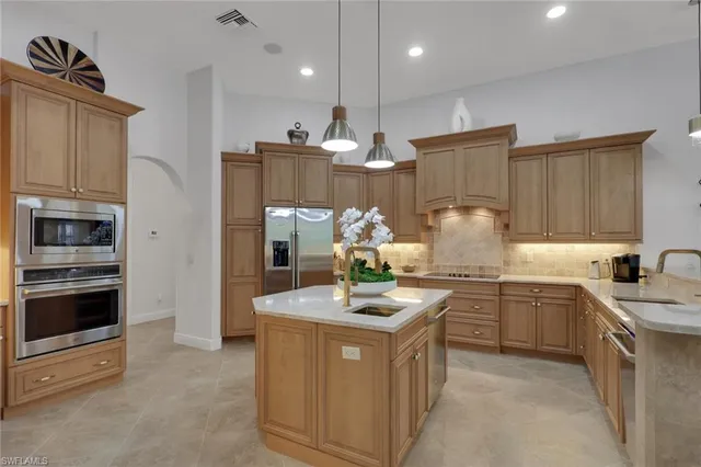 $2,500,000 | 5865 Hammock Isles Circle, Naples, FL 34119