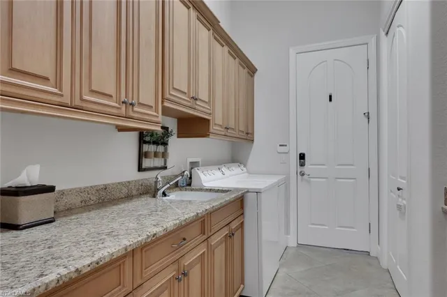 $2,500,000 | 5865 Hammock Isles Circle, Naples, FL 34119