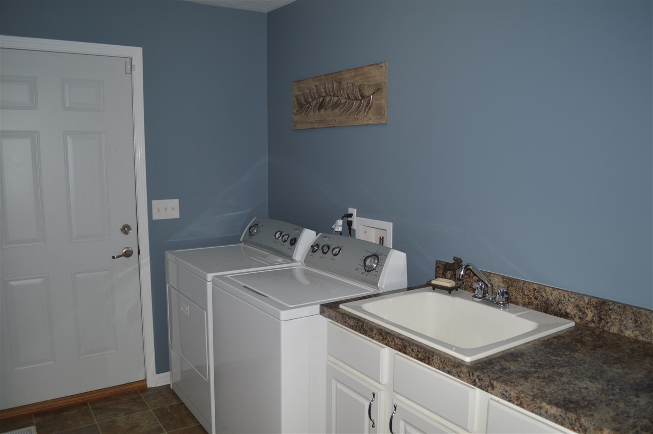 53777 Buckeye Road Mishawaka, IN 46545 - Photo 15 of 36 Gallery Image 15