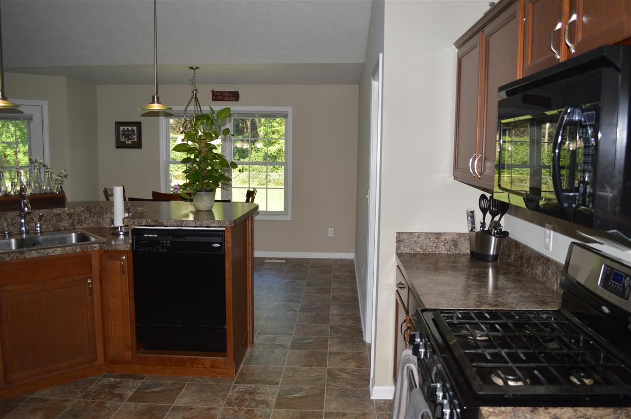 53777 Buckeye Road Mishawaka, IN 46545 - Photo 9 of 36 Gallery Image 9
