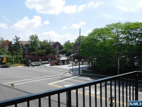 $3,000 | 825 Palisade Avenue, Unit C2, Fort Lee, NJ 07024