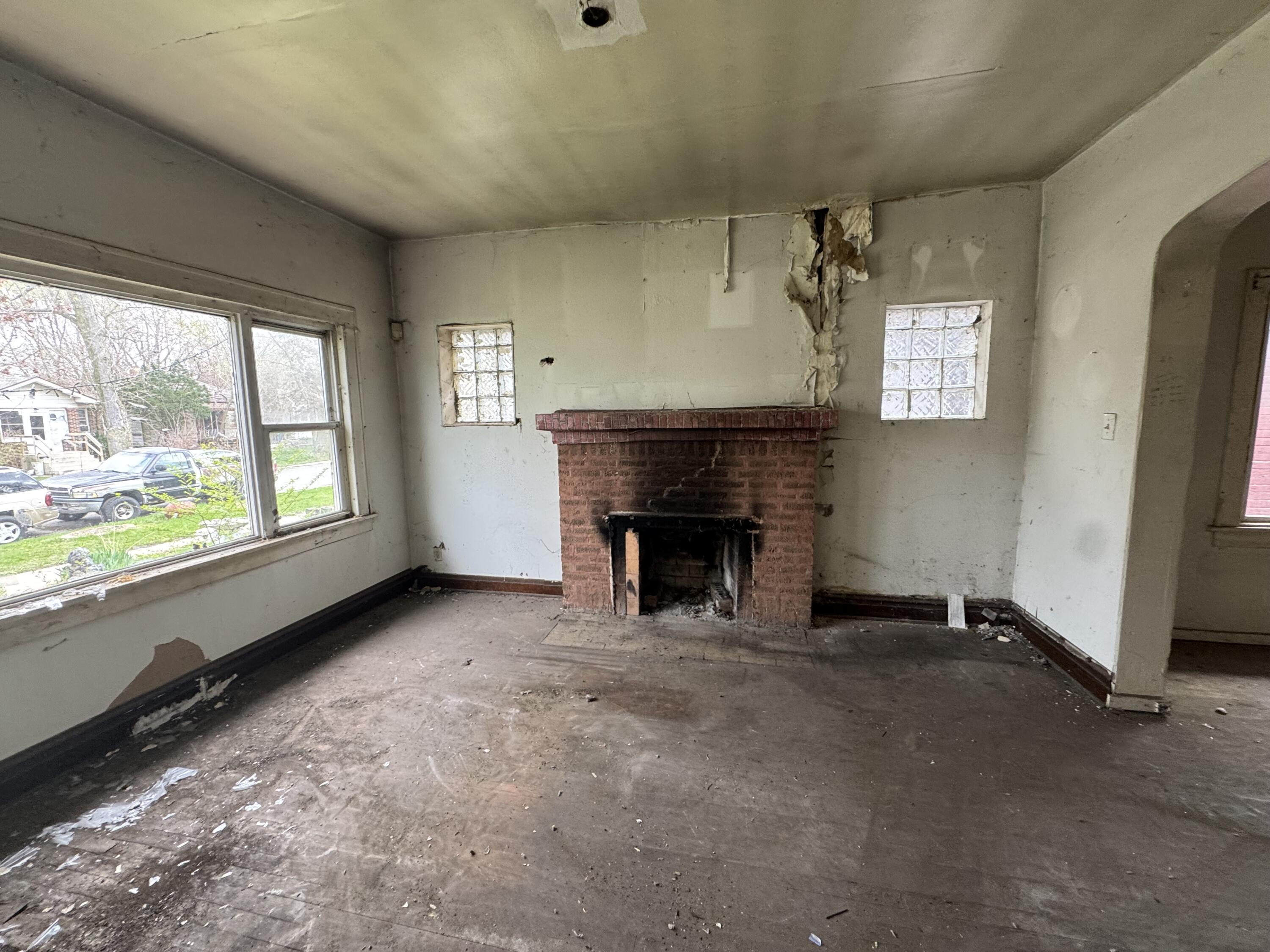 714 Ralston Street Gary, IN 46406 - Photo 3 of 8 3000x2250