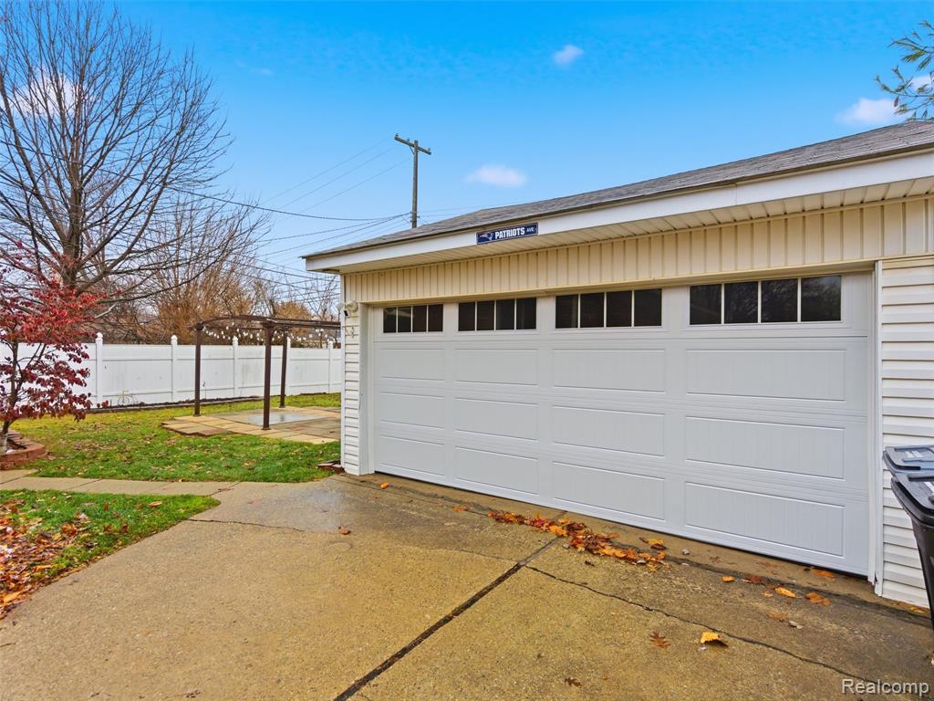 8878 Merriman Road Livonia, MI 48150 - Photo 27 of 36 Gallery Image 27