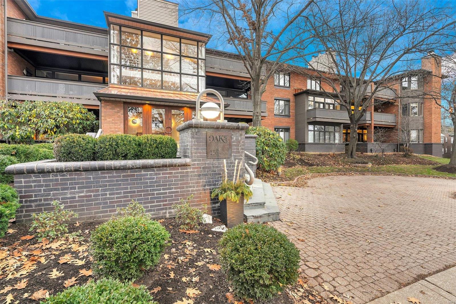 155 North Hanley Road, Unit 203 St. Louis, MO 63105 - Photo 1 of 17