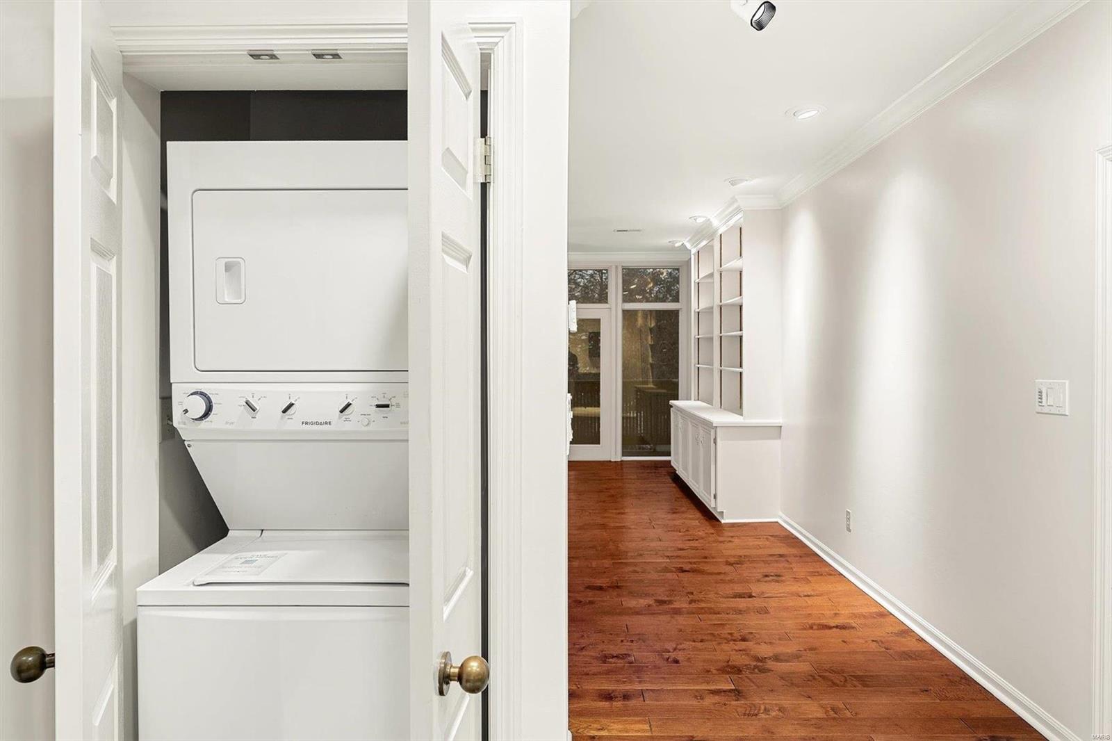 155 North Hanley Road, Unit 203 St. Louis, MO 63105 - Photo 13 of 17