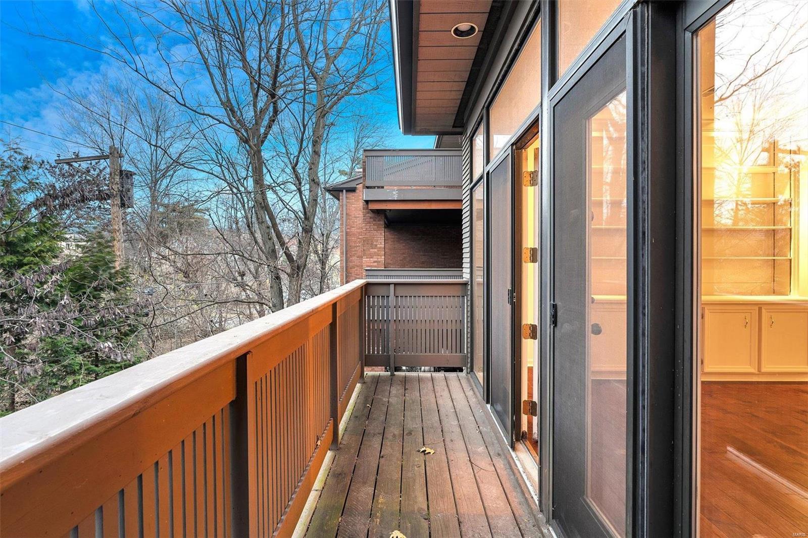 155 North Hanley Road, Unit 203 St. Louis, MO 63105 - Photo 14 of 17