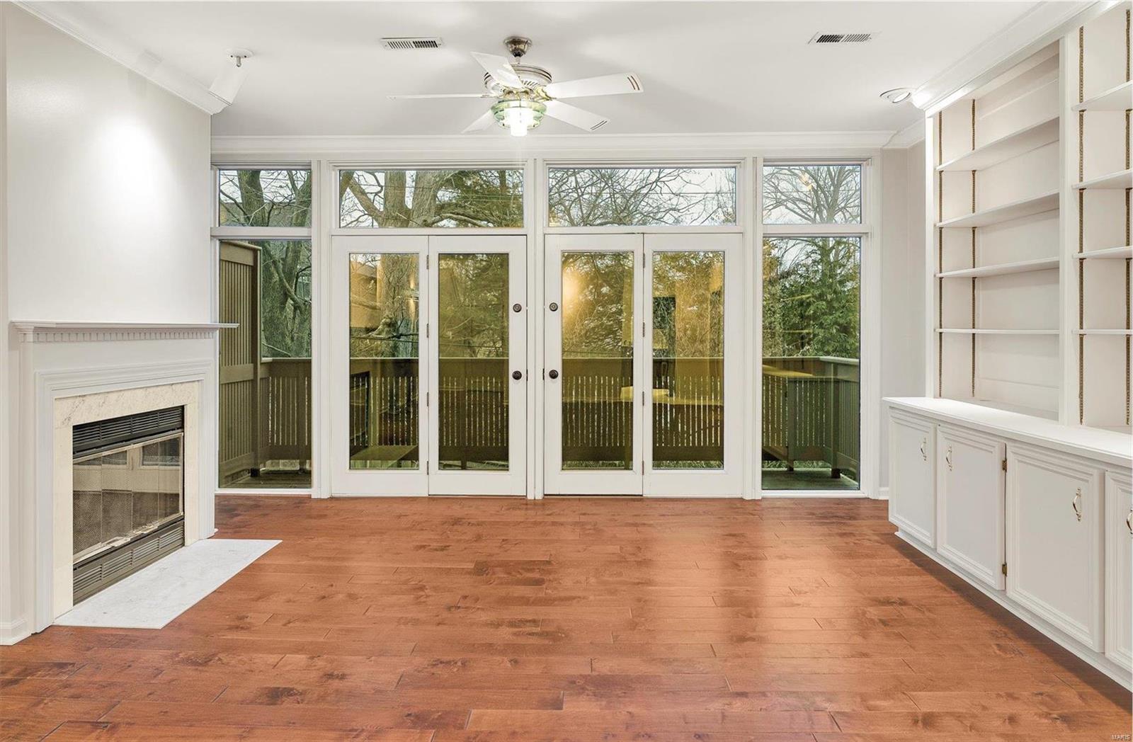 155 North Hanley Road, Unit 203 St. Louis, MO 63105 - Photo 3 of 17