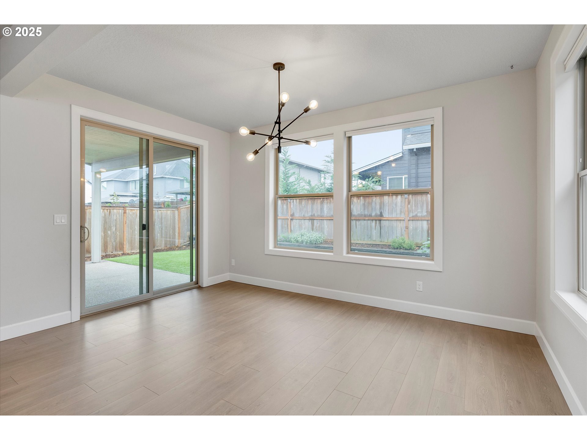 1009 Northeast 17th Avenue Canby, OR 97013 - Photo 12 of 30 Dining Area