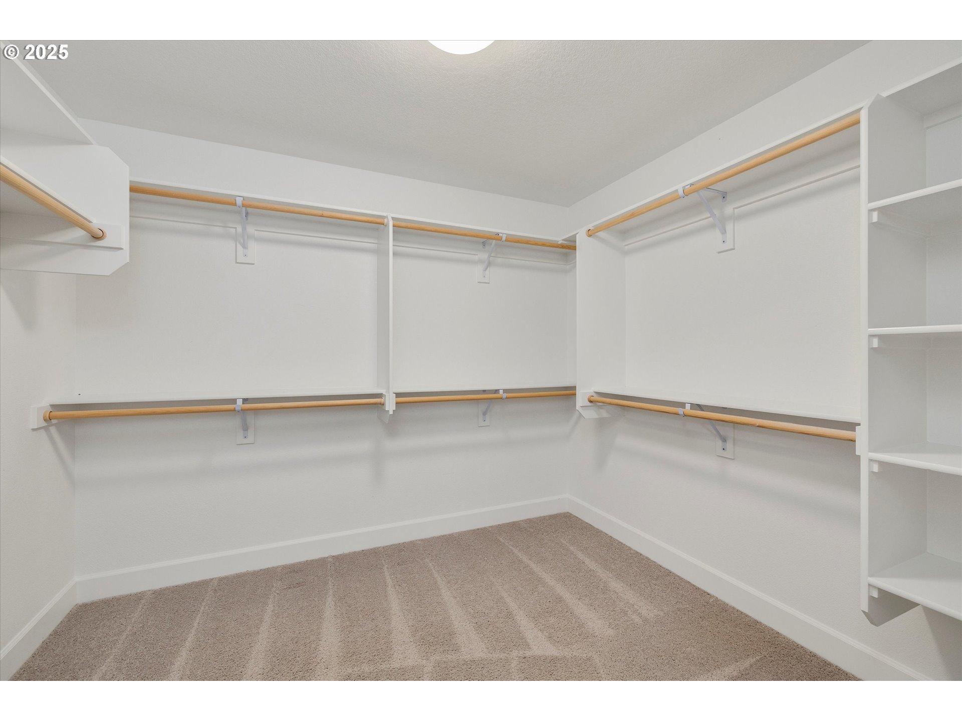 1009 Northeast 17th Avenue Canby, OR 97013 - Photo 17 of 30 Bathroom, Attached