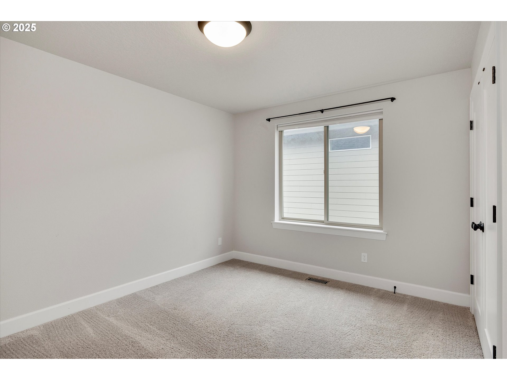 1009 Northeast 17th Avenue Canby, OR 97013 - Photo 24 of 30 Bedroom