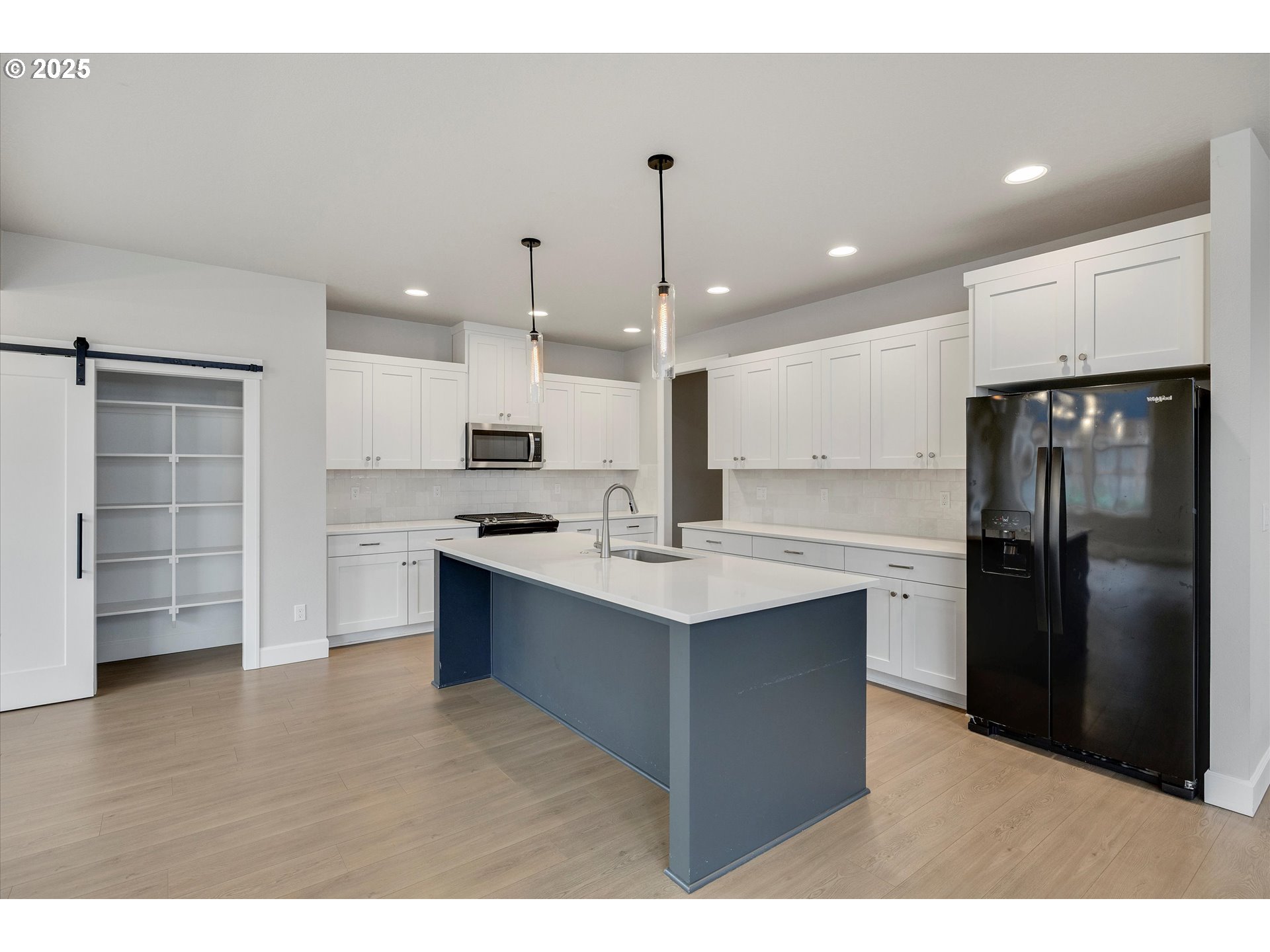 1009 Northeast 17th Avenue Canby, OR 97013 - Photo 7 of 30 Kitchen