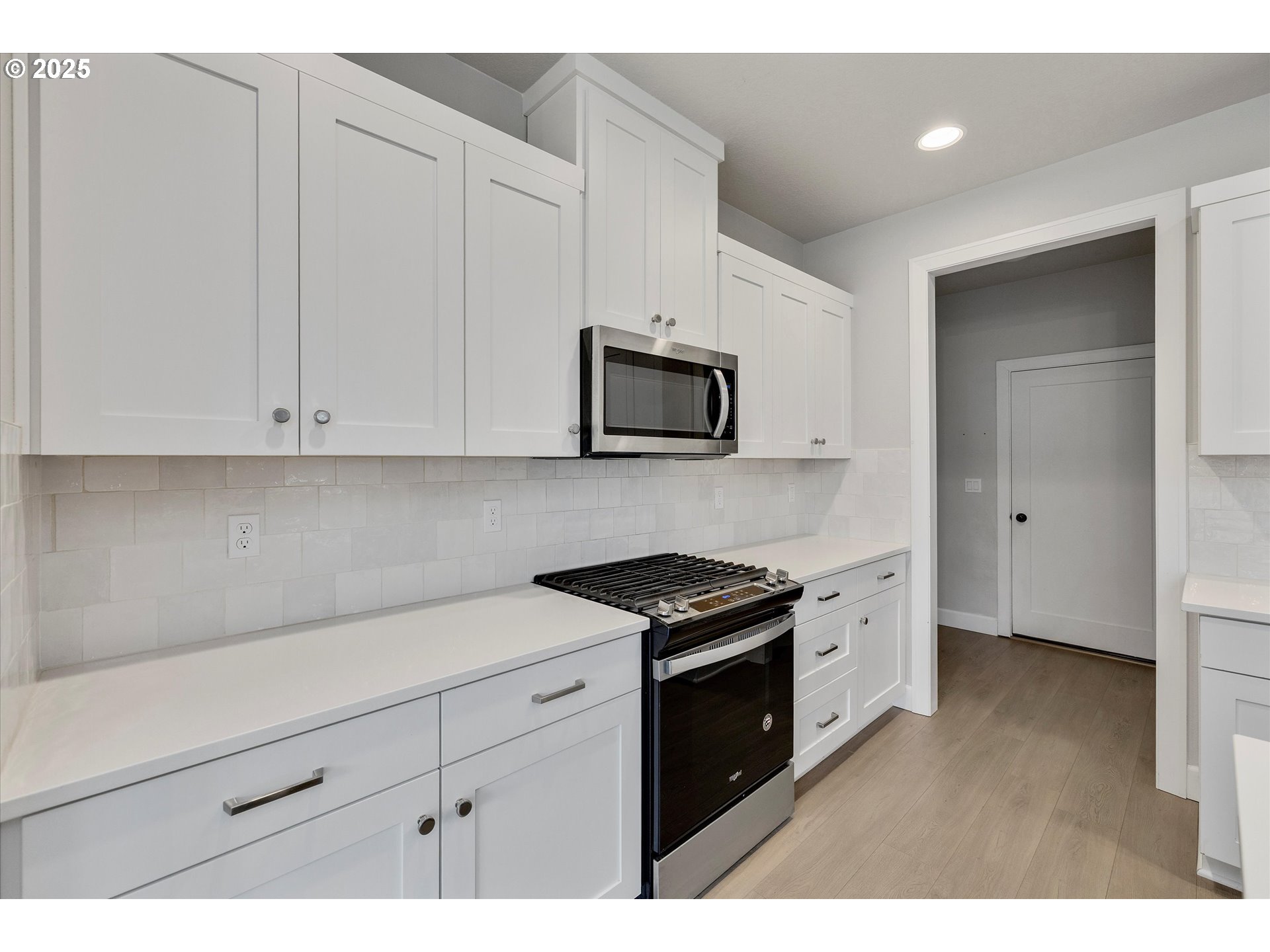 1009 Northeast 17th Avenue Canby, OR 97013 - Photo 10 of 30 Kitchen