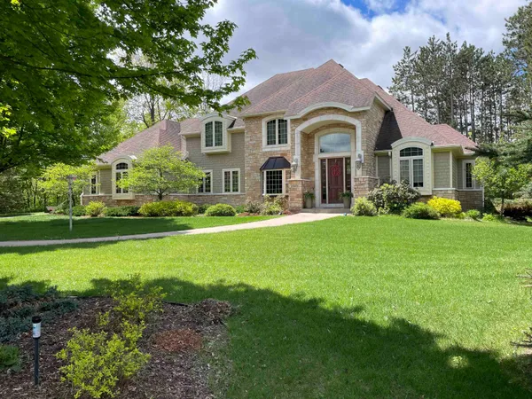 $899,900 | 1324 Wellington Court, Stevens Point, WI 54482