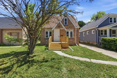$195,000 | 4706 North 57th Street, Milwaukee, WI 53218