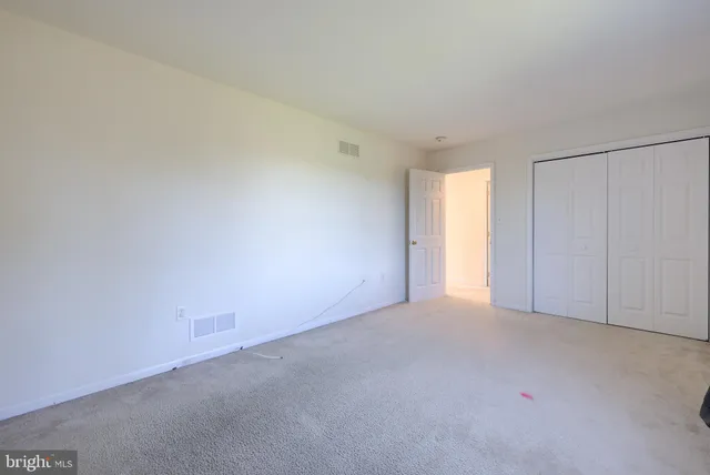 $560,000 | 327 Squire Lane, Lititz, PA 17543