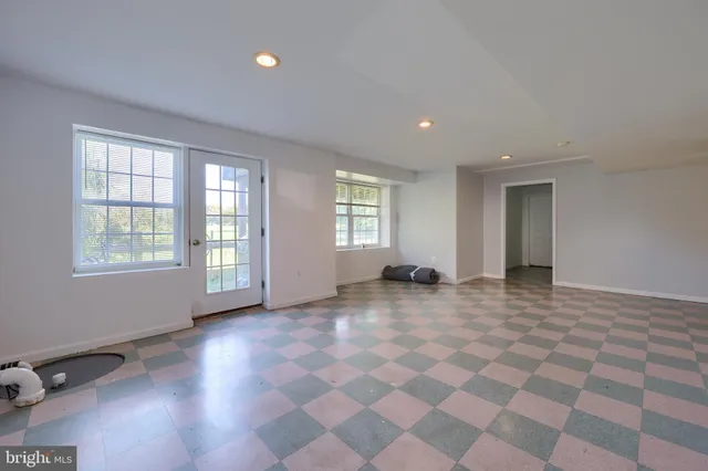 $560,000 | 327 Squire Lane, Lititz, PA 17543