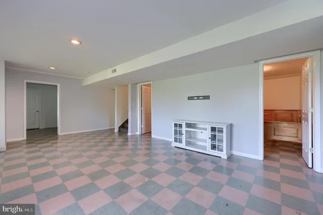 $560,000 | 327 Squire Lane, Lititz, PA 17543