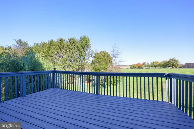 $560,000 | 327 Squire Lane, Lititz, PA 17543