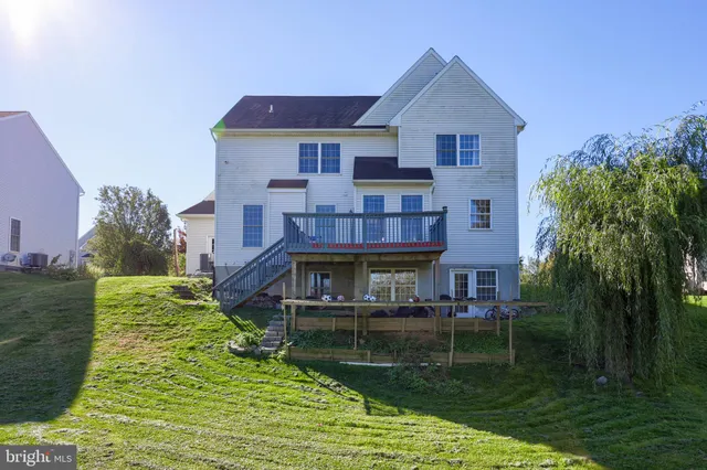 $560,000 | 327 Squire Lane, Lititz, PA 17543