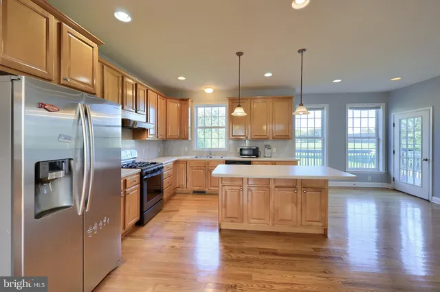 $560,000 | 327 Squire Lane, Lititz, PA 17543