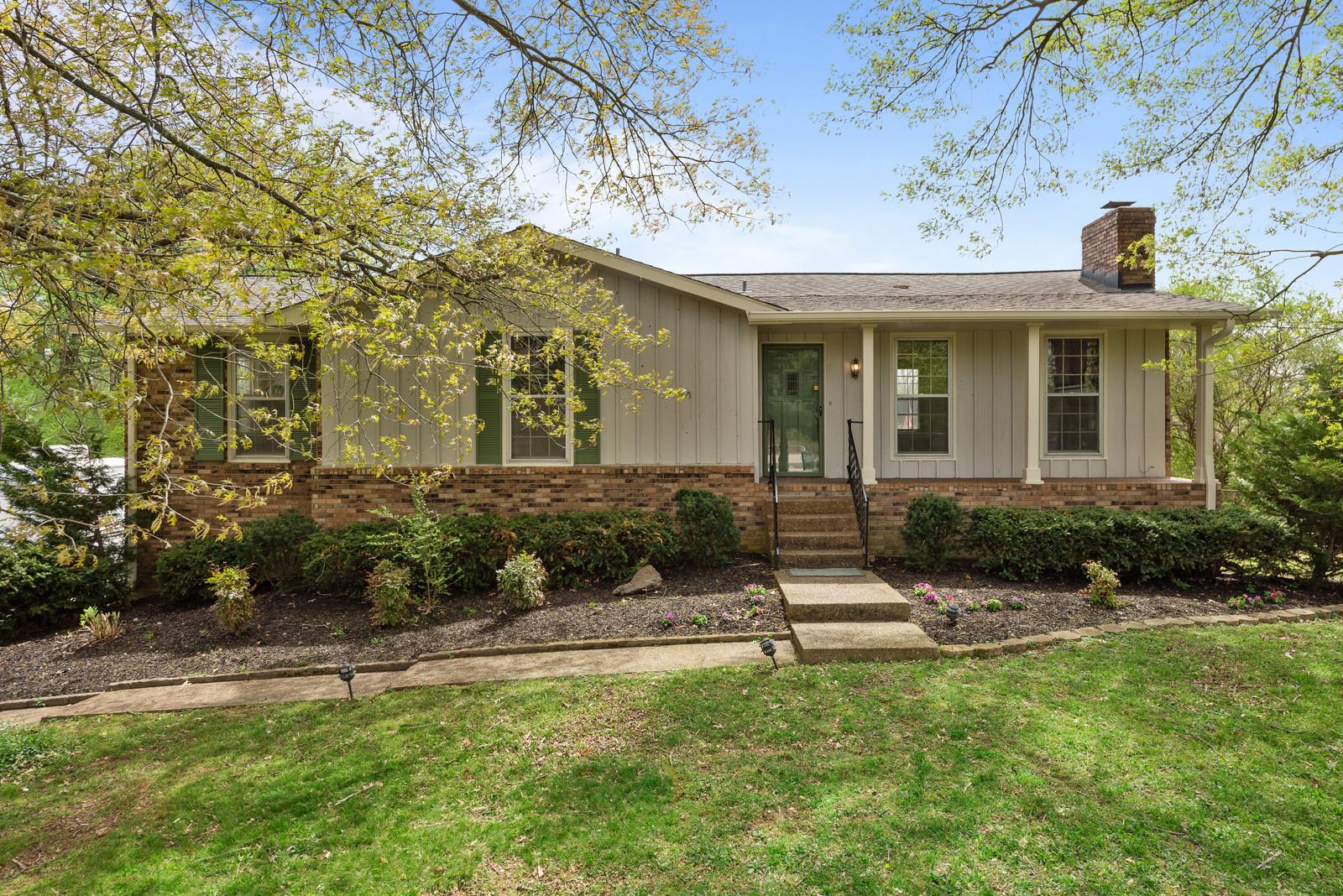 189 Cherokee Road Hendersonville, TN 37075 - Photo 1 of 19 Gallery Image 1