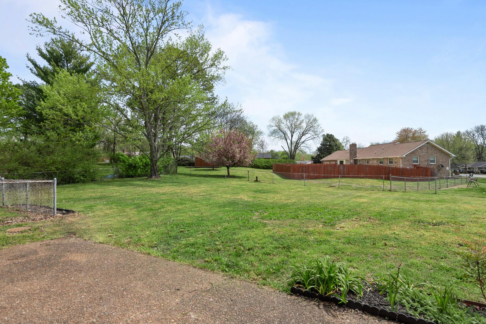 189 Cherokee Road Hendersonville, TN 37075 - Photo 17 of 19 Great Patio and Year