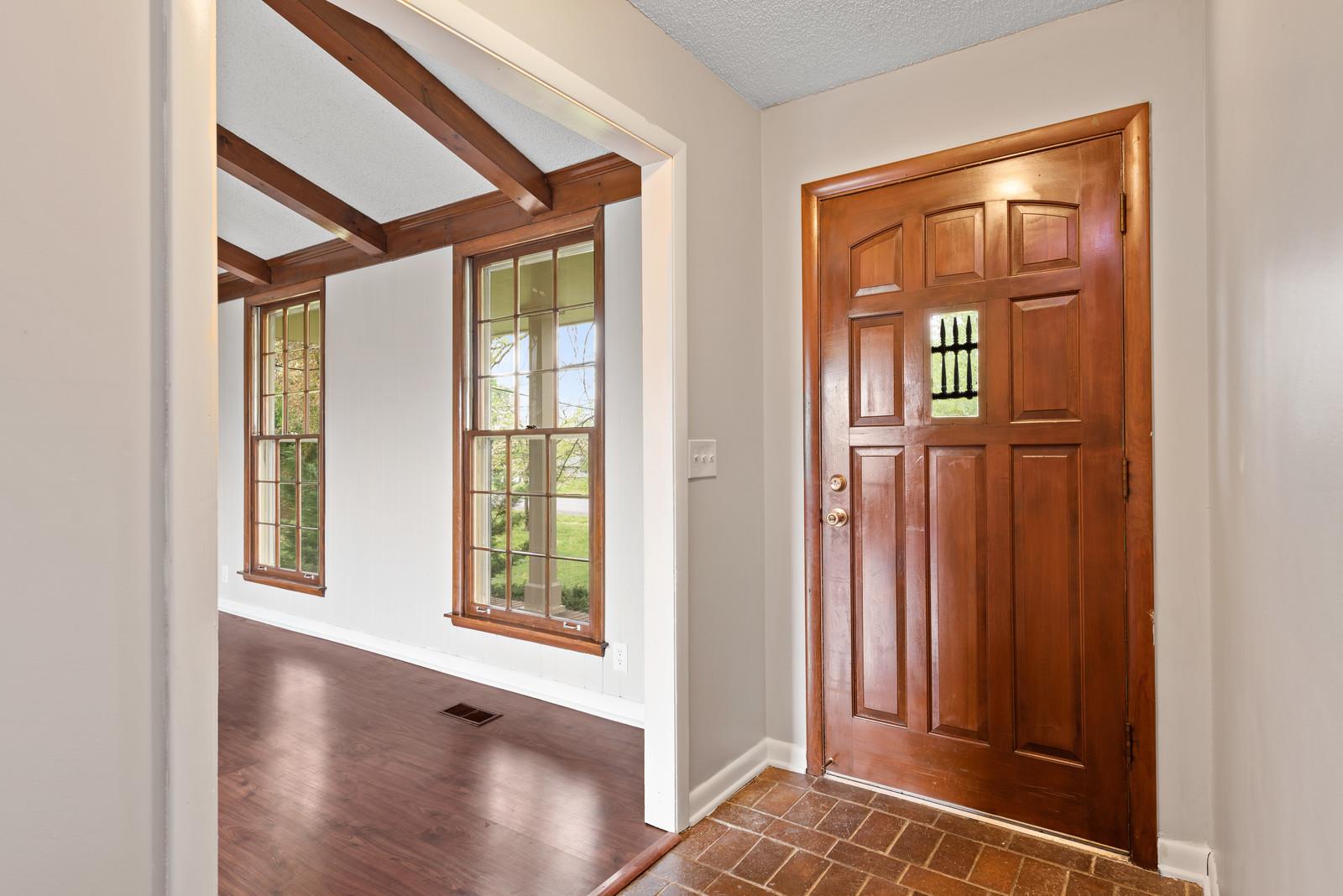 189 Cherokee Road Hendersonville, TN 37075 - Photo 4 of 19 Gallery Image 4