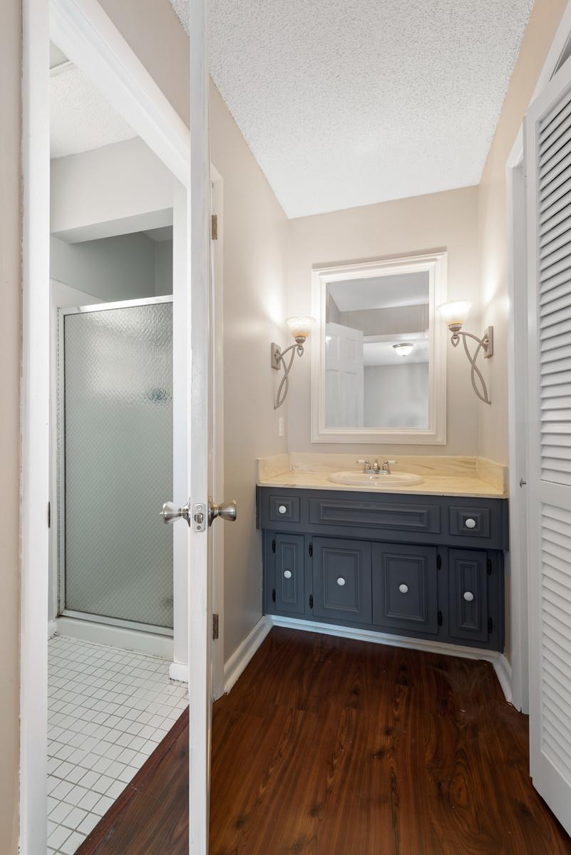189 Cherokee Road Hendersonville, TN 37075 - Photo 10 of 19 Master Bath Suite