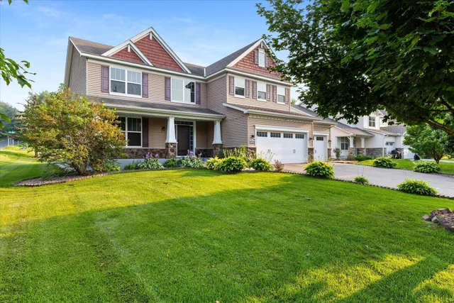 $649,990 | 8490 Moraine Circle, Shakopee, MN 55379