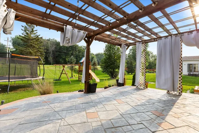 $649,990 | 8490 Moraine Circle, Shakopee, MN 55379