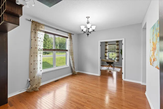 $649,990 | 8490 Moraine Circle, Shakopee, MN 55379