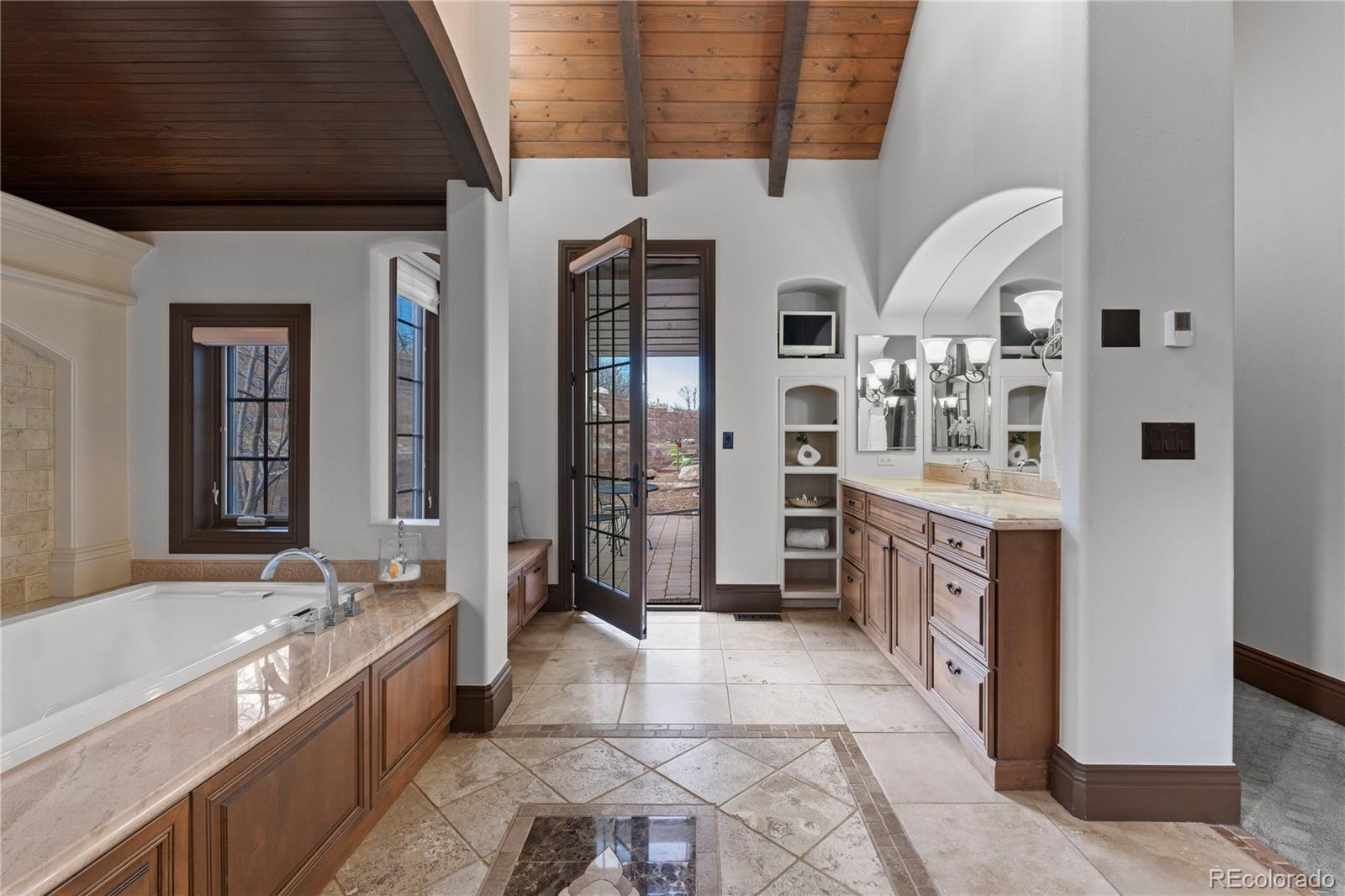 5810 Amber Ridge Drive Castle Pines, CO 80108 - Photo 22 of 44