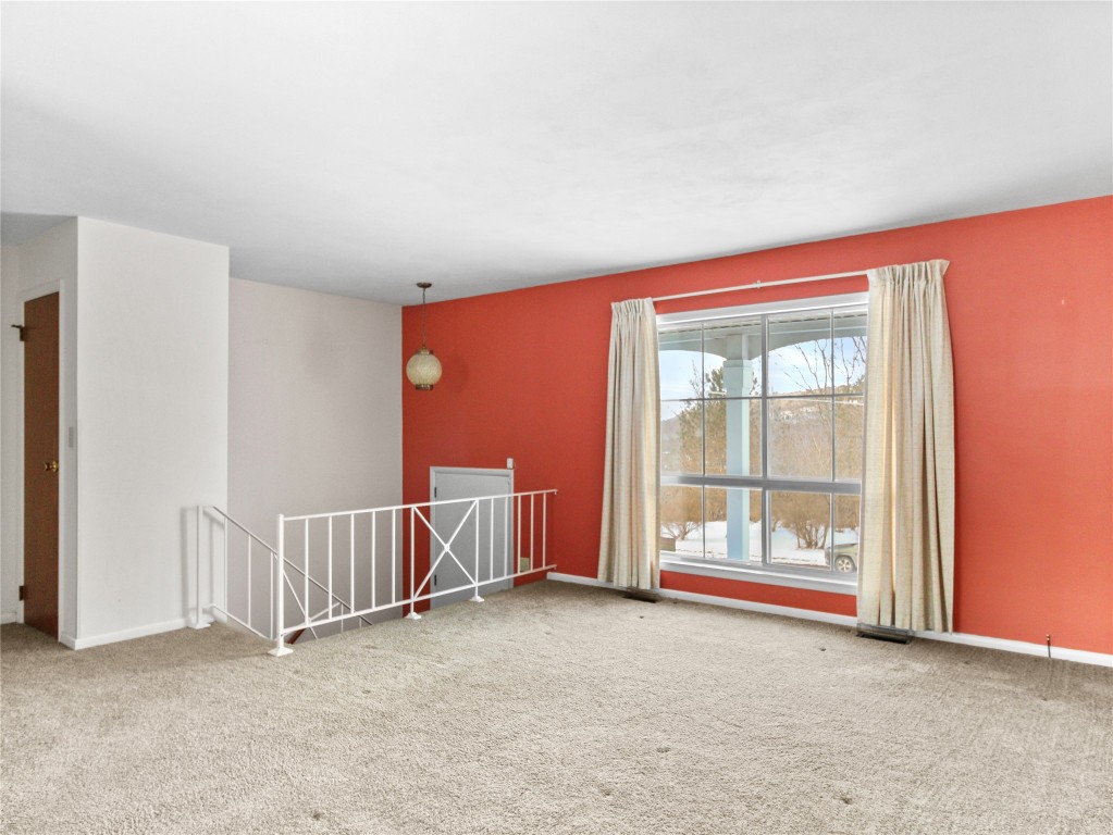 8 Ruth Street Owego, NY 13827 - Photo 3 of 33