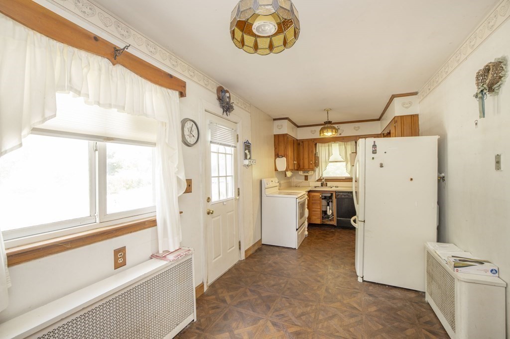 258 High Street Taunton, MA 02780 - Photo 8 of 30